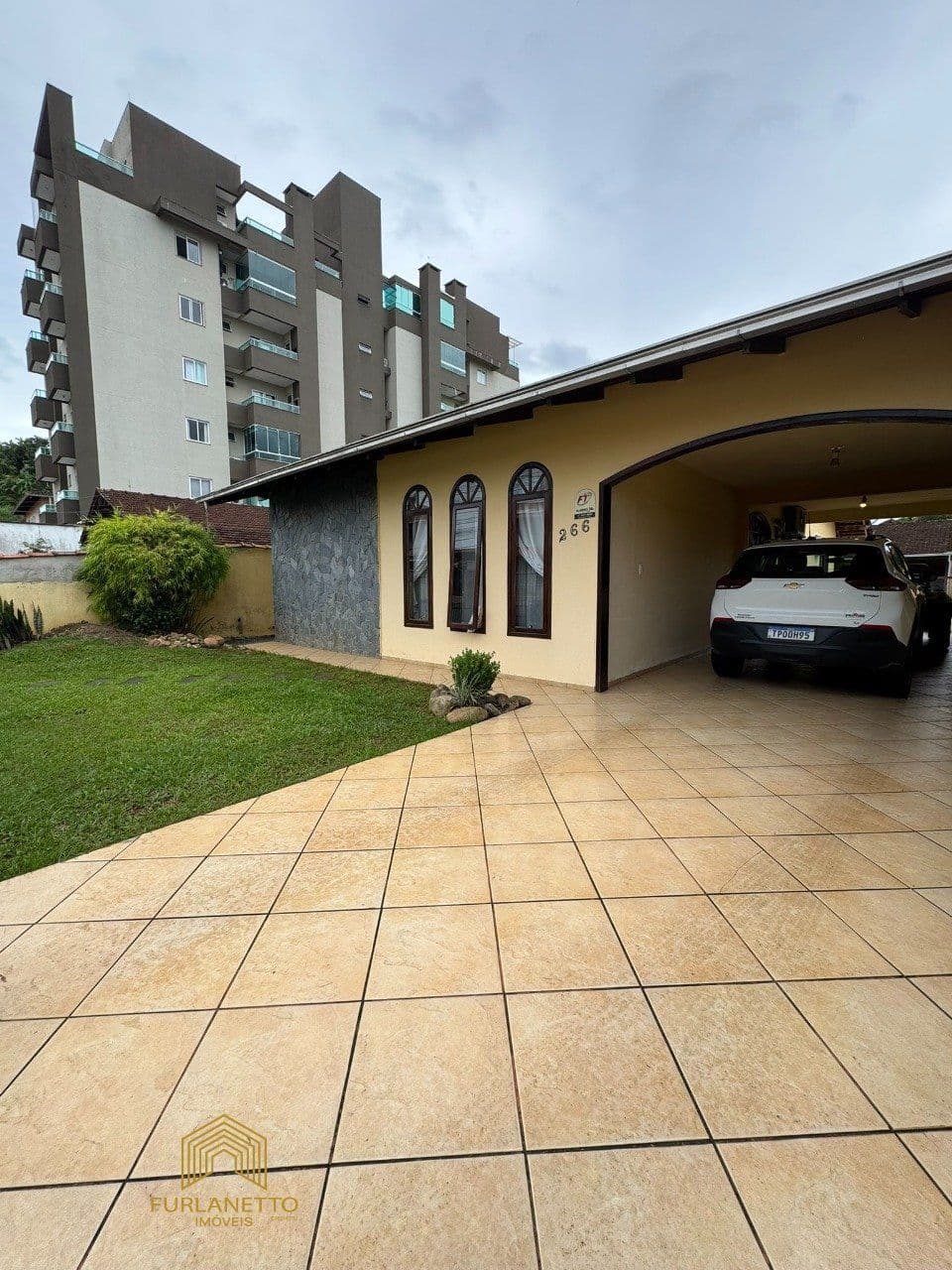 Casa em Floresta, Joinville — foto principal