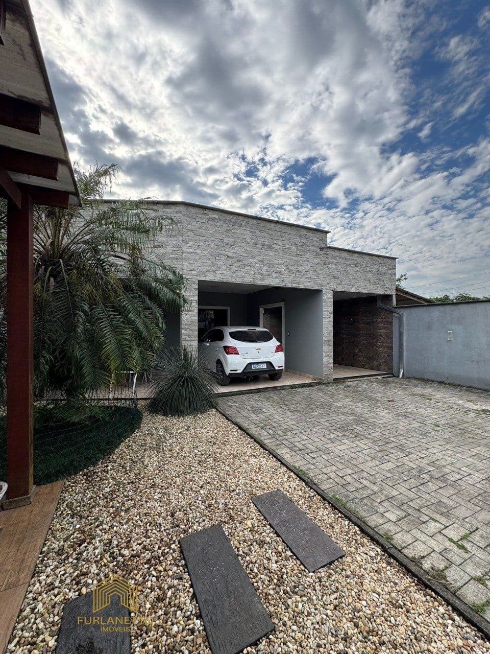 Casa em Adhemar Garcia, Joinville — foto principal